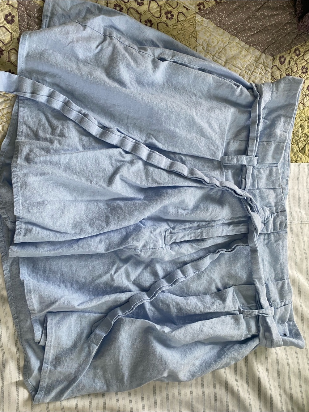 High-Waist Light Blue Linen Blend Women’s Shorts